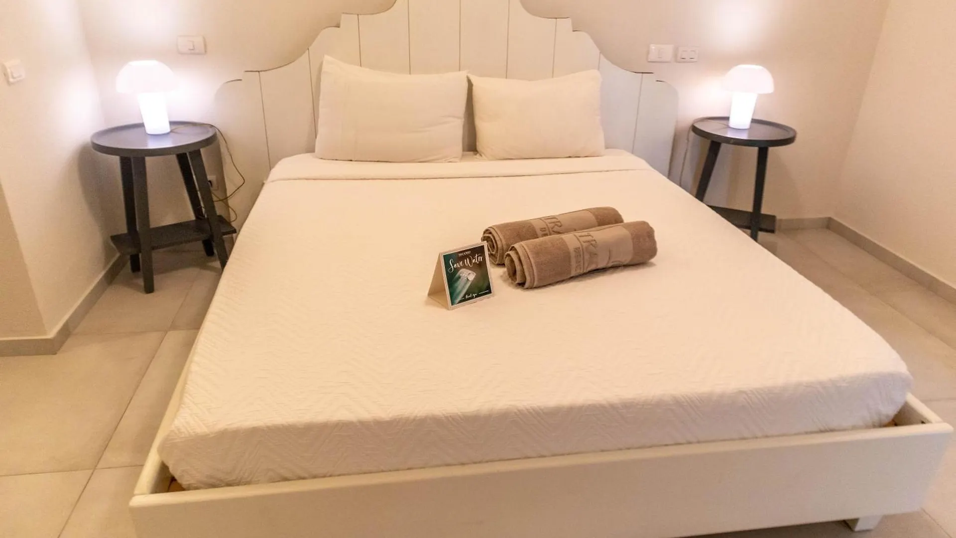 Tracadero Beach Club & Holidays Rentals 바야히베