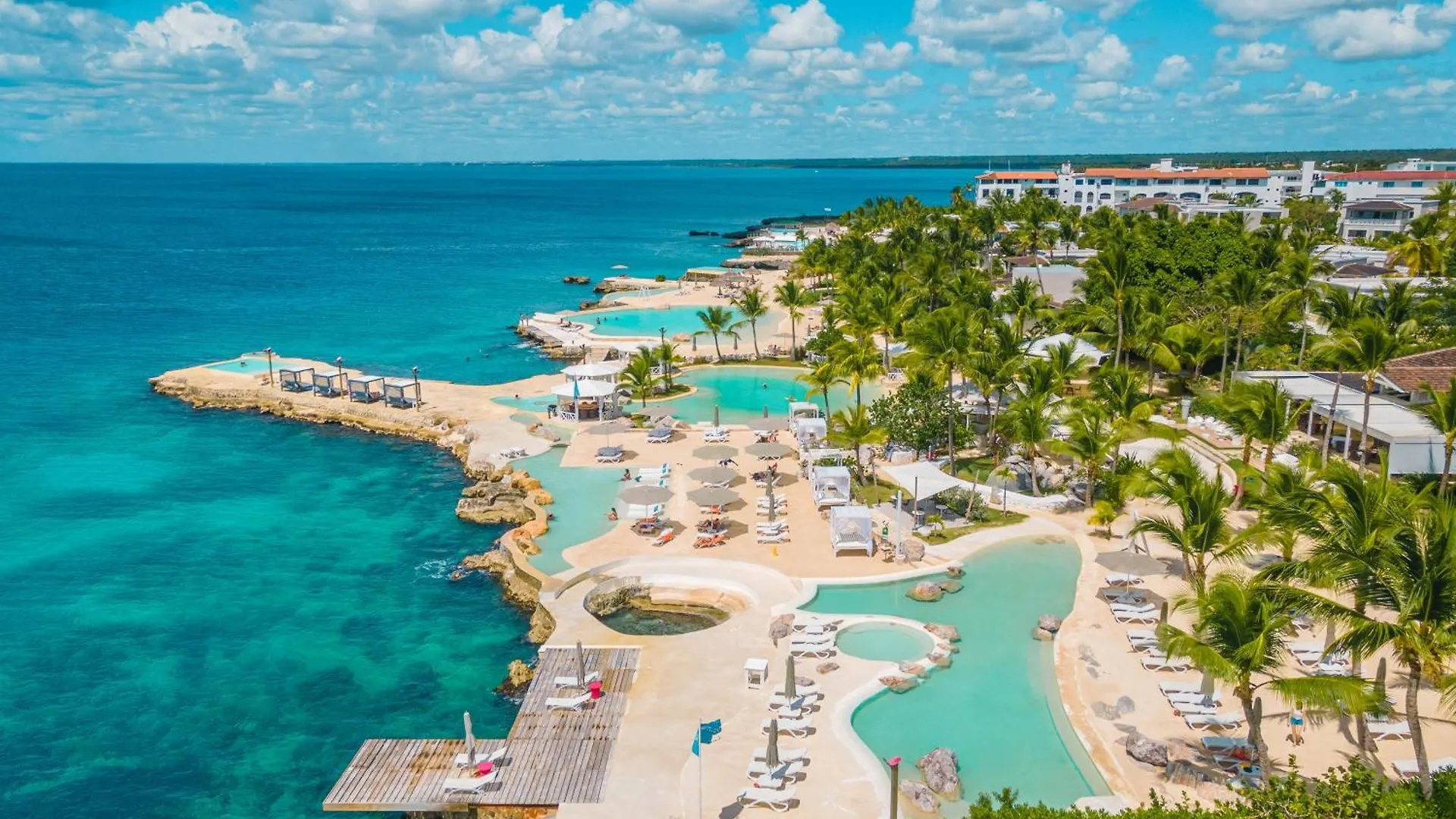 Tracadero Beach Club & Holidays Rentals location